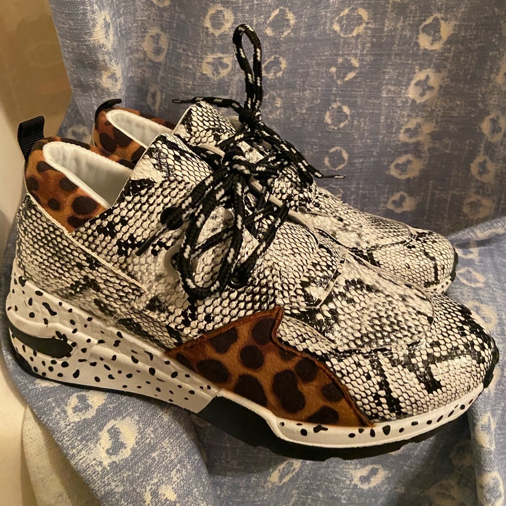 Size 6 multi print sneakers